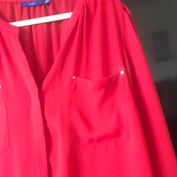 Red blouse - Picture 2 of 4